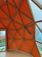 vue intérieure d'un zome en aluminium et verre