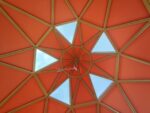 vue de l'intérieur d'un zome orange