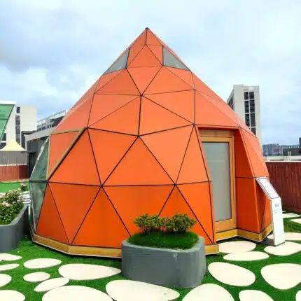 vue générale d'un zome orange