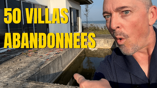 vue d'une villa abandonnée en Asie